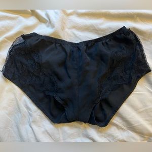 FLEUR DU MAL 🖤 Black silk and lace short